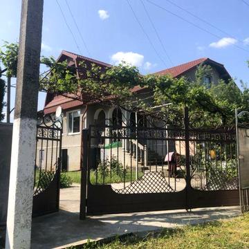 Продається будинок двохсторонній на дві сімʼї