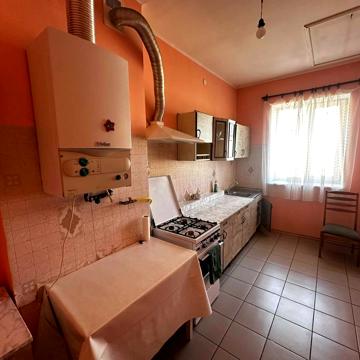 Богдана Хмельницького вул., 225