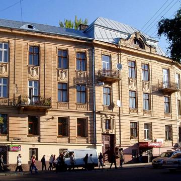 Максима Кривоноса вул., 7