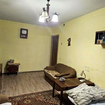 Продажа 2 ком. квартиры с косметическим ремонтом. Метро Индустриальная