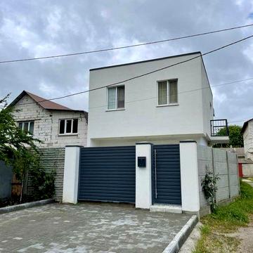 Окремий будинок у центрі міста! Сучасний і комфортний!