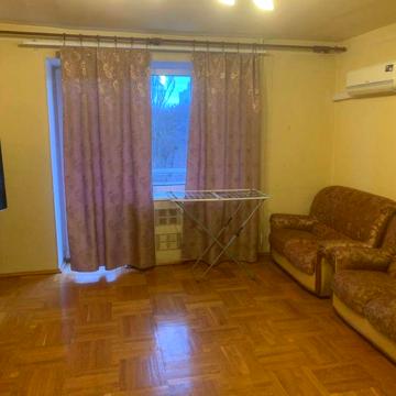 2 ком кв метро Нивки  вул Уссурійська 1/9,парк рядом