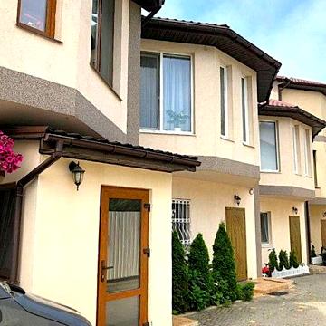 Жоліо Кюрі вул., 31
