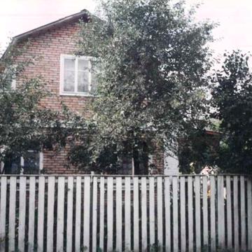 Дача з ділянкою біля річки та лісу. Торг