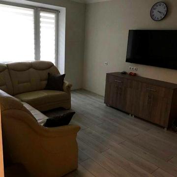 продам 3х кімнатну квартиру в центрі без комісії