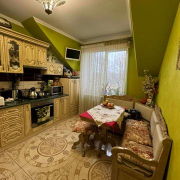 Пилипа Орлика вул., 14/1