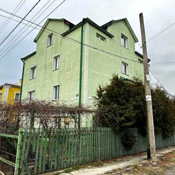 Продаж 4 поверхового Будинку з ремонтом, басейном і сауною м.Дрогобич