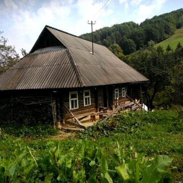 Гуцульський будинок на розбір
