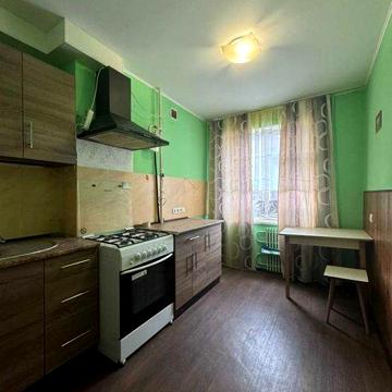 Продам простору 2х кімнатну квартиру ж/м Комунар, вул. Максима Дія, 8!