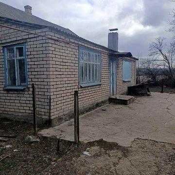 продам дом в пгт. ТОМАКОВКА