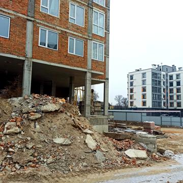 І. Богуна вул., 27