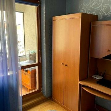 Трикімнатна квартира з косметичним ремонтом на Виставці