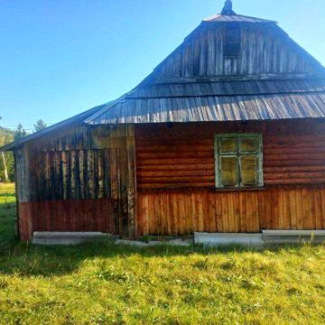 Продається будинок + 40 соток землі в с. Космач!
