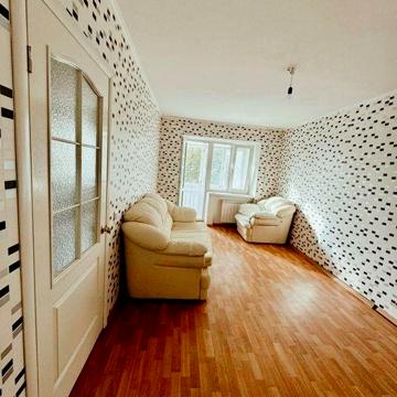 Продам 1 комн . Квартиру Метро БотСад