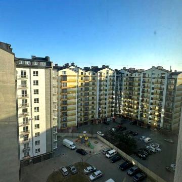 Здана дворівнева квартира Патріот Довженка