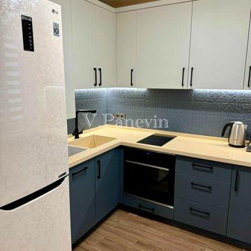 Продам 2-х комнатную квартиру на Крутогорной  (Рогалёва) Центр Менора