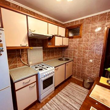 Продаємо 2 кімн. квартиру Героїв Маріуполя Мебльована