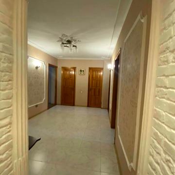 Академіка Філатова вул., 70/1