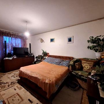 3 -кімнатна 72 м на вулиці В.Момота 48 м. Бориспіль