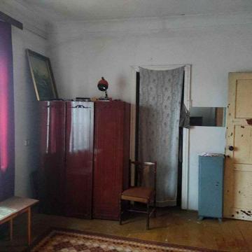 2-х кімнатна квартира на спільній кухні