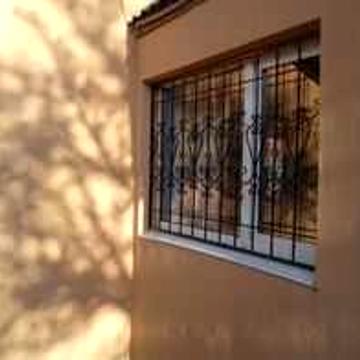 СОБСТВЕННИК продаСТ своИ 2- домА  с КРАСНОГО кирпича .около  ХАРЬКОВА