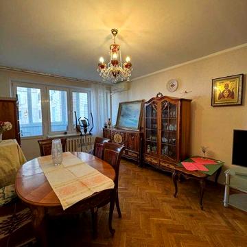 Печерський р-н, вул. Суворова 11; 4 кімн. площа 100,7 м2. Без комісії.