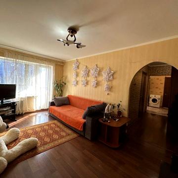 Продаж 3-к квартири на Космосі