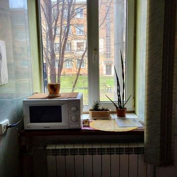 В первые в продаже 2х.ком. сталинка, метро Малышева.32000 торг.