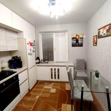 Продам 4к.квартиру з ремонтом на 1поверсі вул.ЗСУ біля ринку