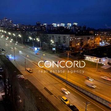 Миколи Міхновського бульв. (Дружби Народів), 3
