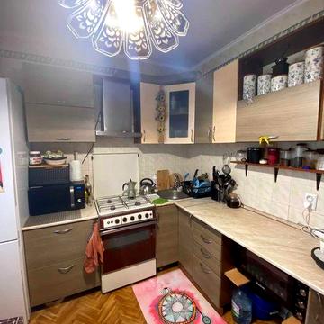 Продаж 3к Озерна 72м2 під Виплати підходить