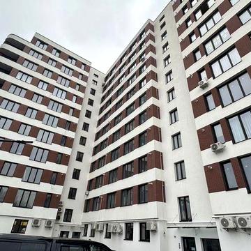 Продаж 2 км квартири поруч з центром