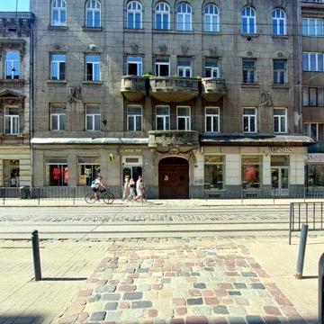 Продаж квартири у центрі Львова вул. Дорошенка (початок).