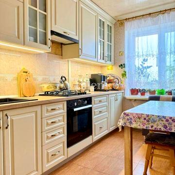 Продажа 3к с ремонтом жм Красный Камень (Комунар, Парус)
