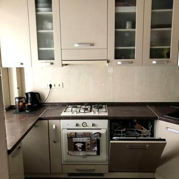 Задаётся 4 км квартира , евроремонт, 4 школа