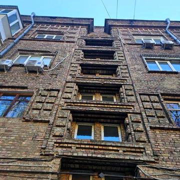 Є відновлення.Продажа 2 комнатная квартира ул.Вузовская,4 65м