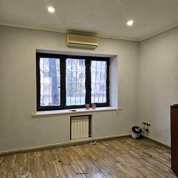 Є відновлення.Продажа 2 комнатная квартира ул.Вузовская,4 65м
