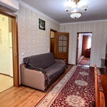 Здам 2-кімнатну квартиру В ЦЕНТРІ на тривалий термін
