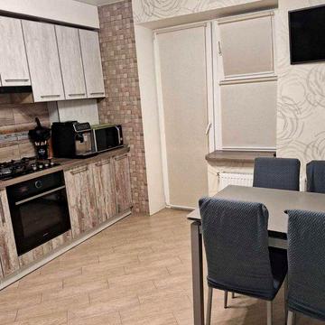 Продається 3 кімнатна квартира район Академічний 2187