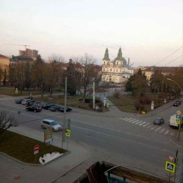Продається квартира в центрі.