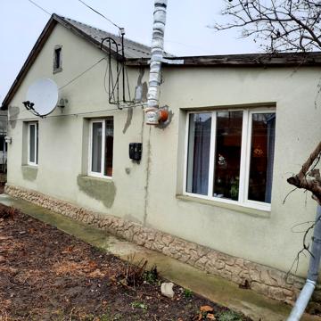 Ювілейна, 7