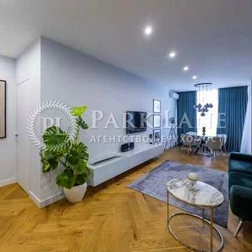 Глибочицька Парк Алієва 2кімн. квартира з авторським ремонтом.