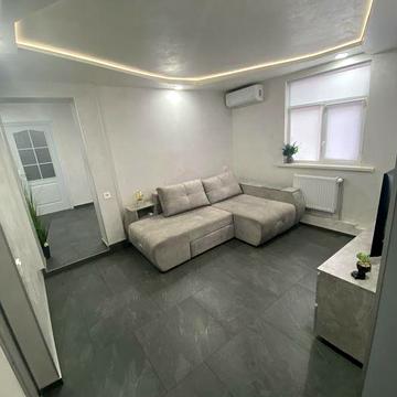 Продам 1/2 дома Киевский район с капитальным ремонтом