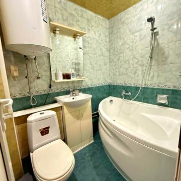 Героїв просп., 12