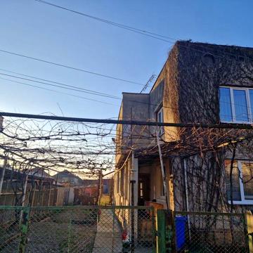 Здається будинок з Червня. 3 кімнати