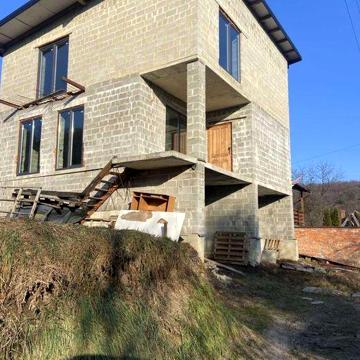 Продаж будинку за містом