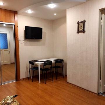 Сдается 2х ком.кв р-он Ивановна. Первый этаж.6000гр.