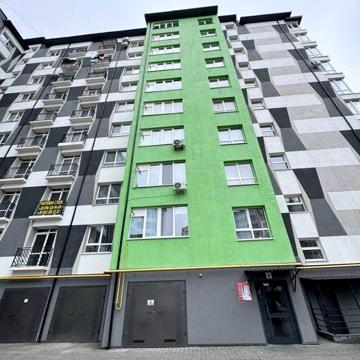 Продається простора квартира по вул.Пасічна