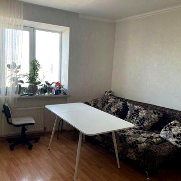 Продам свою 1 ком. квартиру(51кв.м) с мебелью и техникой, Монолит. ЖК Монолит