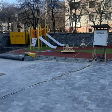 Кирила Трильовського вул., 4